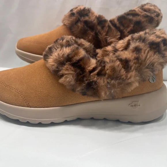 NEW Skechers On The Go Cozy Life Clog Slip On Comfort Indoor/Outdoor Slippers - Picture 2 of 9